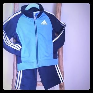 2t Adidas track suit set